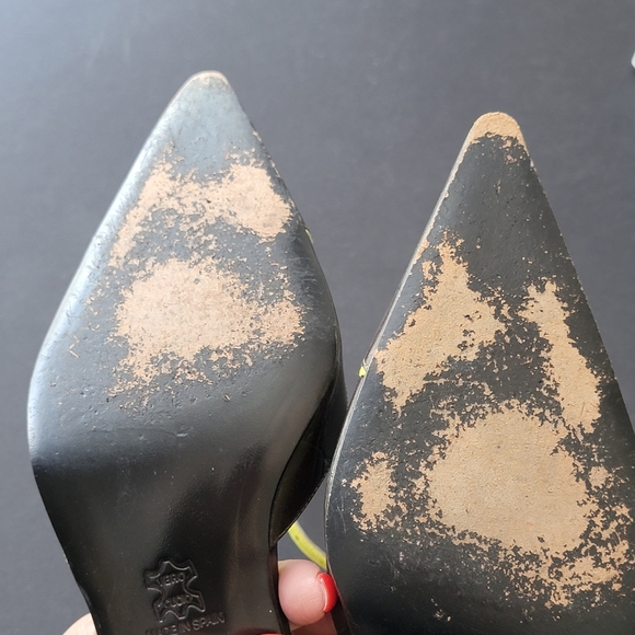 Shoes - Picture 5 of 8